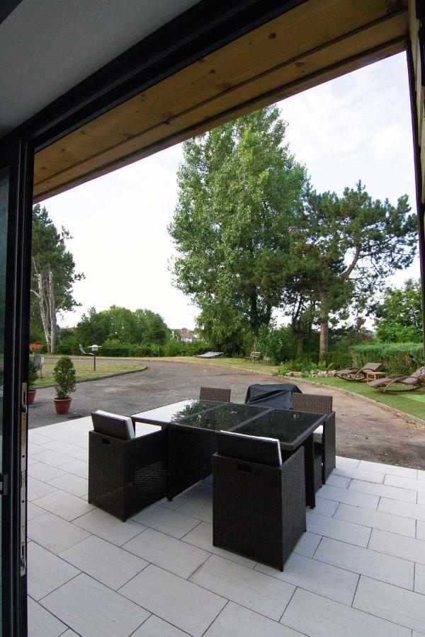 Le Clos De La Madelaine Montreuil  Eksteriør billede